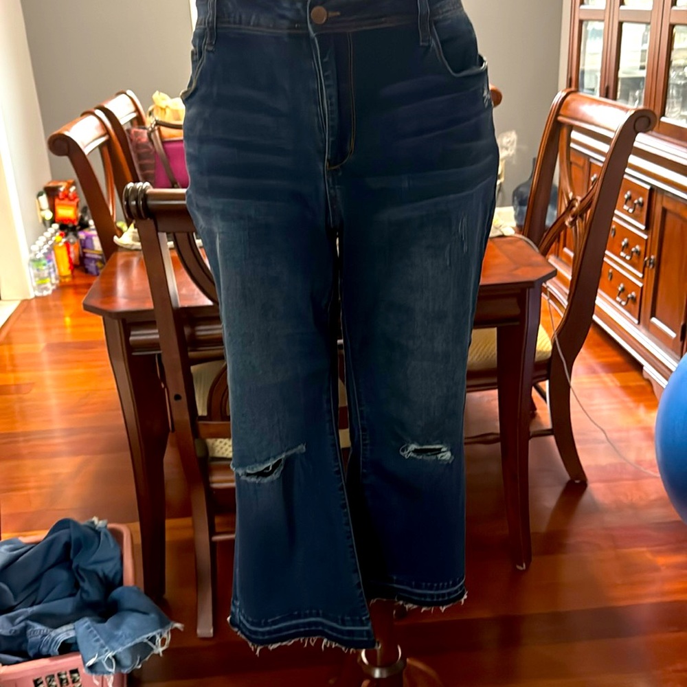 Dollhouse Cropped Jean